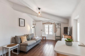 Stylish 1-bedroom with AC Panier district of Marseille Welkeys